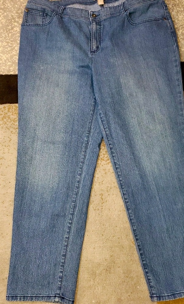 SALE! Chico's Ladies Jeans - Picture 5 of 7